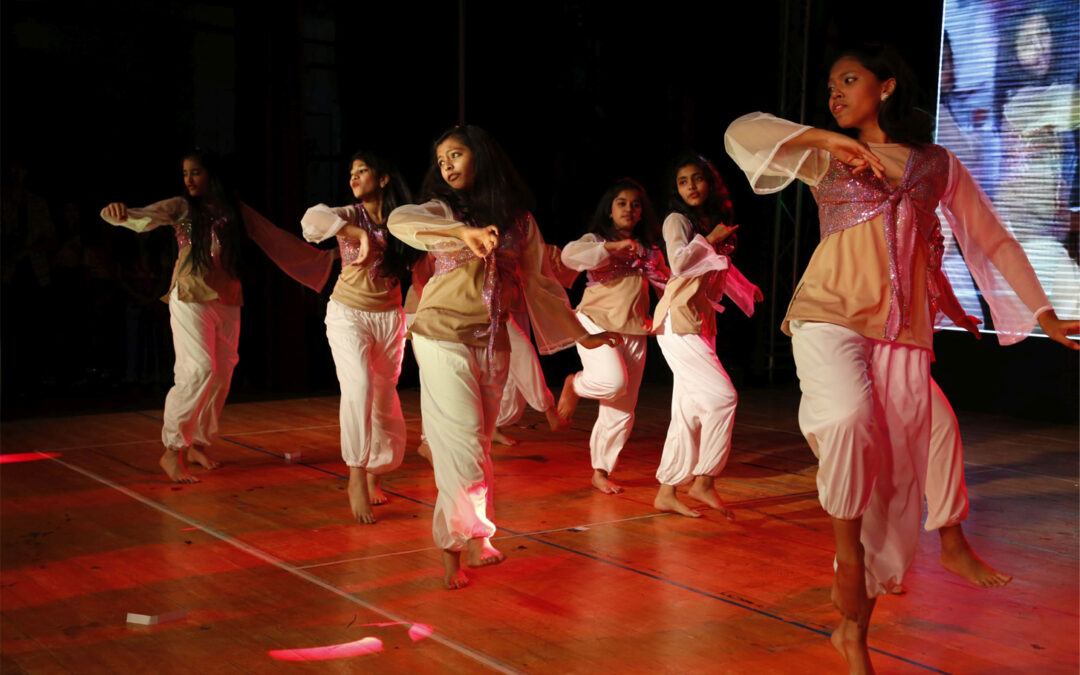 The Dancing Divas supported